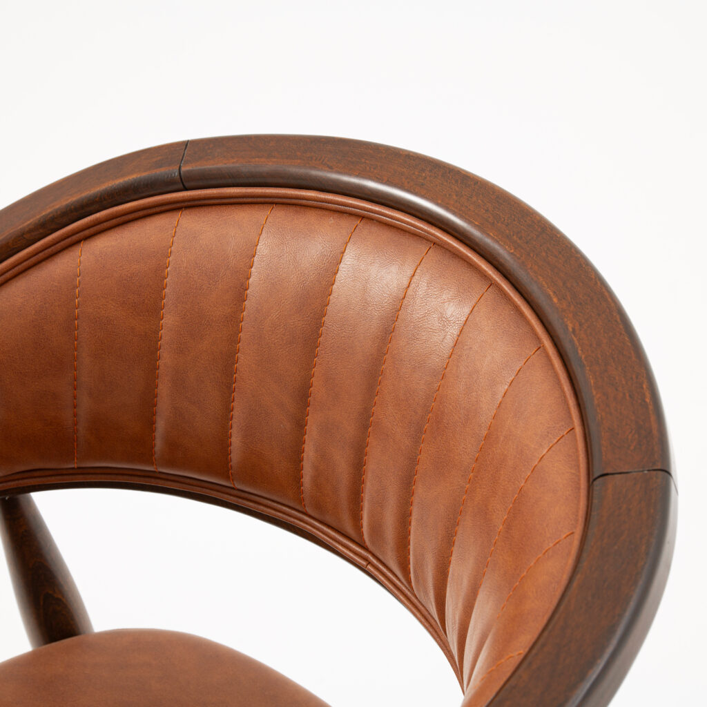 krzesło Porto, krzesło z rattanem, krzesło skórzane koniak, krzesło retro premium, krzesło do jadalni, eleganckie krzesło restauracyjne, designerskie krzesło z drewnem, luksusowe krzesło tapicerowane, nowoczesne krzesło do salonu, meble premium do restauracji i hoteli